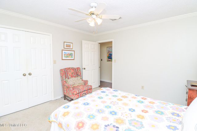 697 Country Place Drive, Pearl, MS 39208