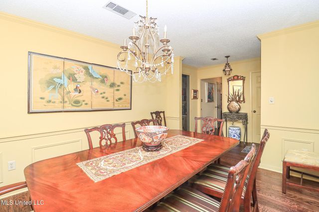 697 Country Place Drive, Pearl, MS 39208