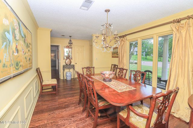 697 Country Place Drive, Pearl, MS 39208