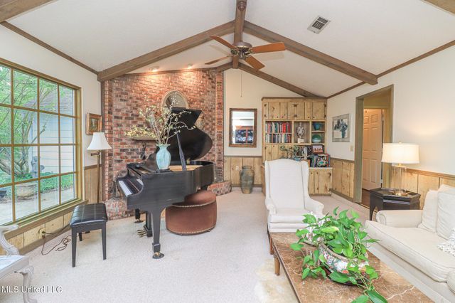 697 Country Place Drive, Pearl, MS 39208