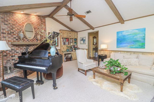 697 Country Place Drive, Pearl, MS 39208