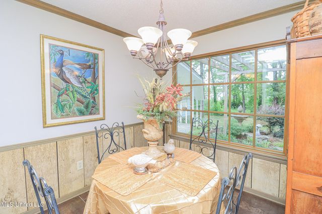 697 Country Place Drive, Pearl, MS 39208