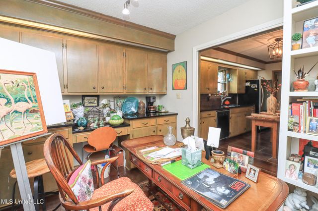 697 Country Place Drive, Pearl, MS 39208