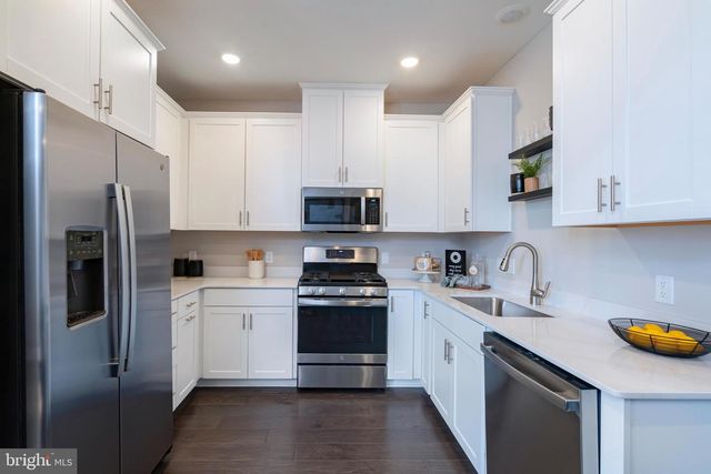 230 CORA BERGEN BLVD, Titusville, NJ 08560