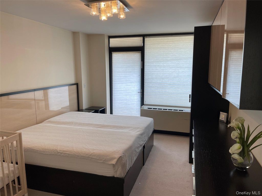 116-24 GROSVENOR Lane 7C, Kew Gardens, NY 11415