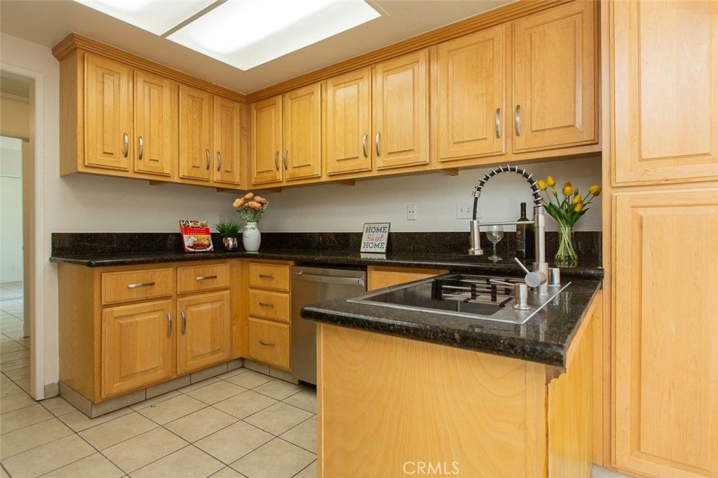 Image 10 of property listing at 3790 Nuttree, Riverside, CA 92501