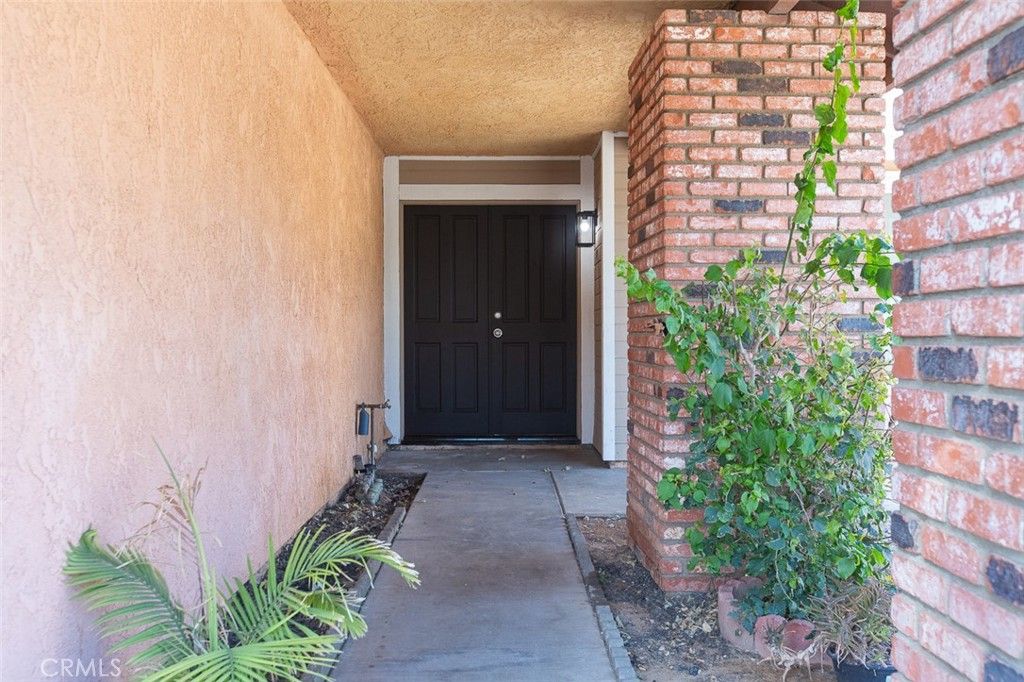 Image 2 of property listing at 3790 Nuttree, Riverside, CA 92501