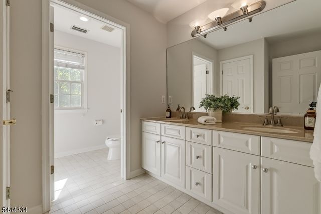3 Connet Ln, Mendham Twp., NJ 07945