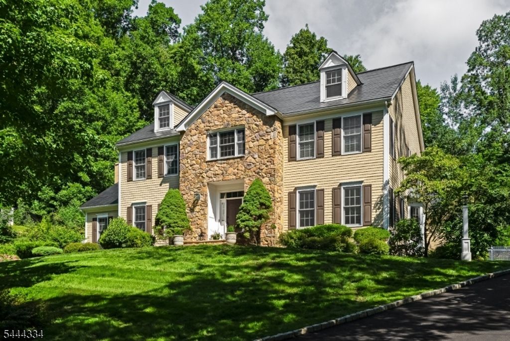 3 Connet Ln, Mendham Twp., NJ 07945