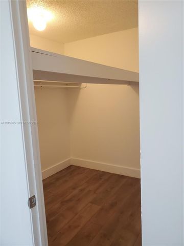 496 NW 165th St Rd D-412, Miami, FL 33169