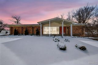 5576 Viewpoint Lane, St Louis, MO 63128