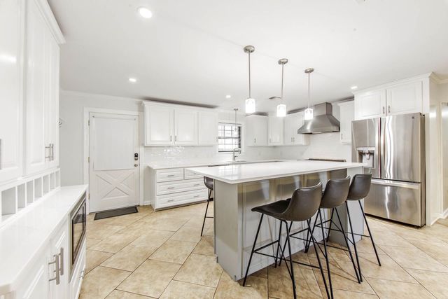 3912 Benton Dr, Bourg, LA 70343