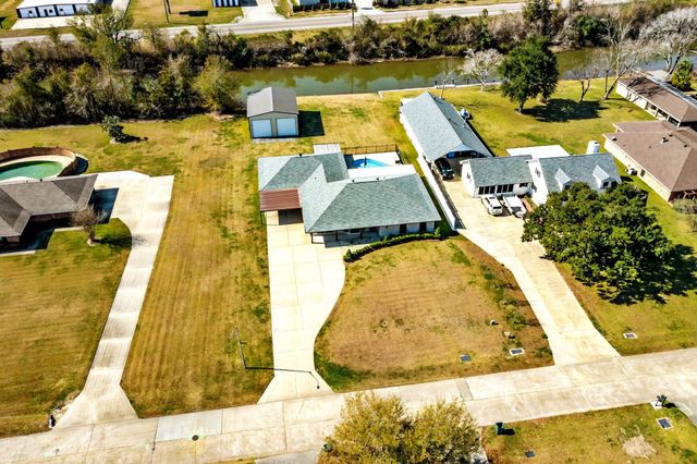 3912 Benton Dr, Bourg, LA 70343