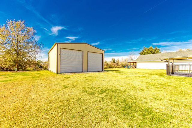 3912 Benton Dr, Bourg, LA 70343