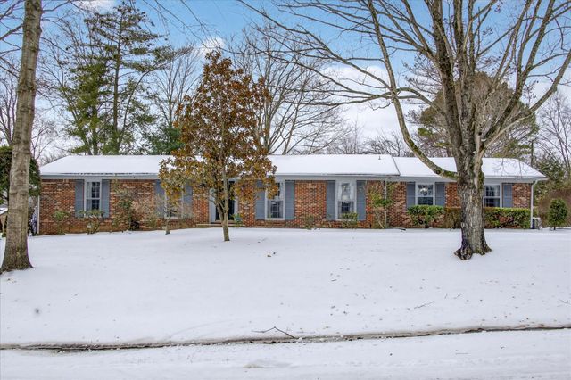 432 Rivermont Dr, Clarksville, TN 37043