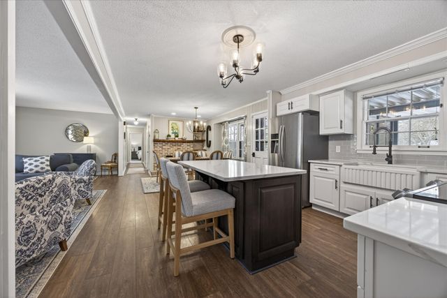 432 Rivermont Dr, Clarksville, TN 37043