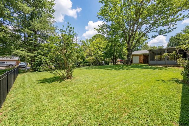 432 Rivermont Dr, Clarksville, TN 37043