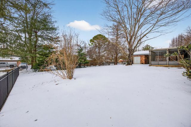 432 Rivermont Dr, Clarksville, TN 37043