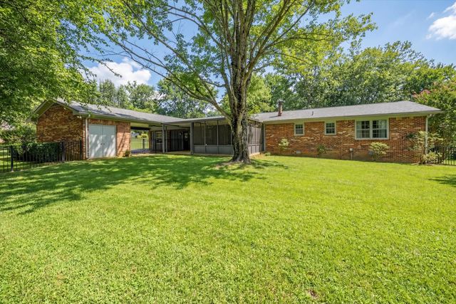 432 Rivermont Dr, Clarksville, TN 37043
