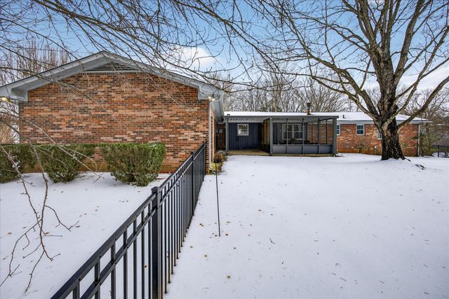 432 Rivermont Dr, Clarksville, TN 37043