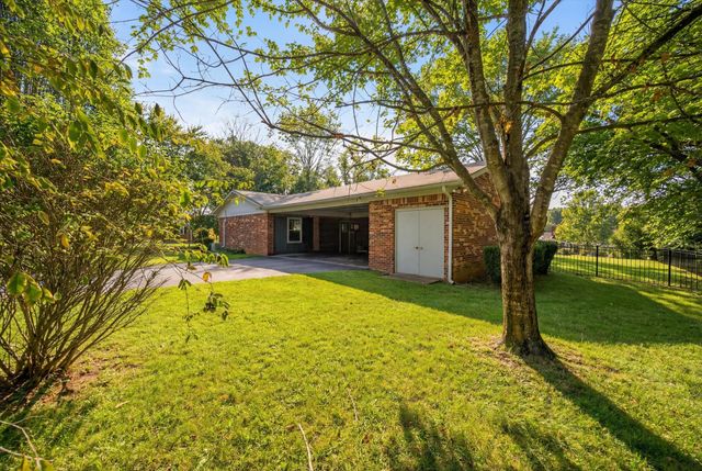 432 Rivermont Dr, Clarksville, TN 37043