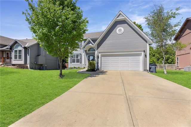 18844 W 160th Terrace, Olathe, KS 66062