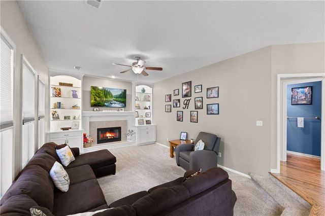 18844 W 160th Terrace, Olathe, KS 66062