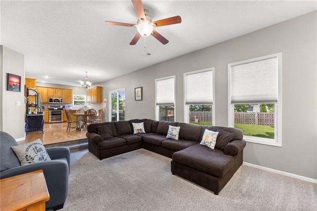 18844 W 160th Terrace, Olathe, KS 66062