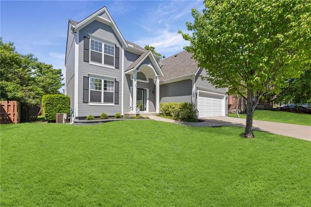18844 W 160th Terrace, Olathe, KS 66062