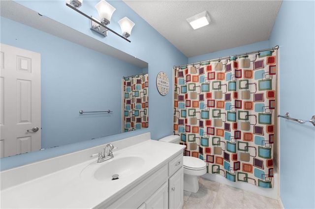 18844 W 160th Terrace, Olathe, KS 66062