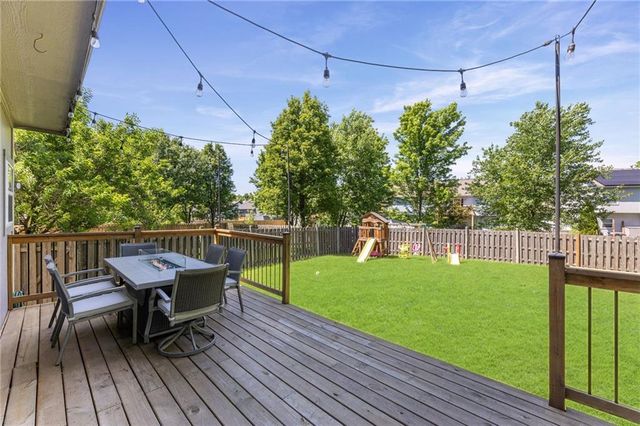 18844 W 160th Terrace, Olathe, KS 66062