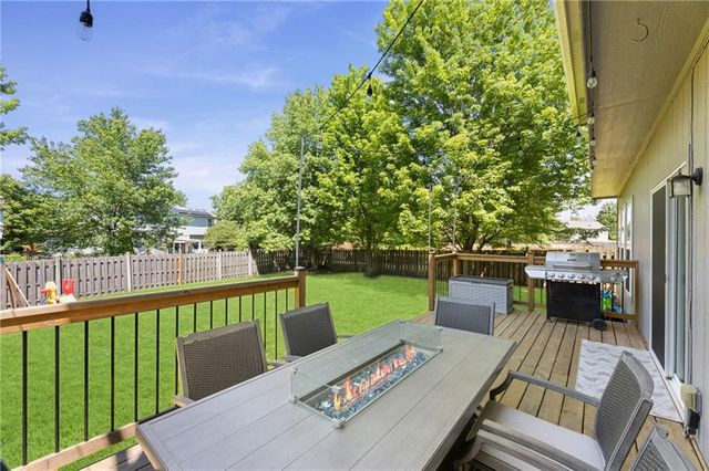 18844 W 160th Terrace, Olathe, KS 66062