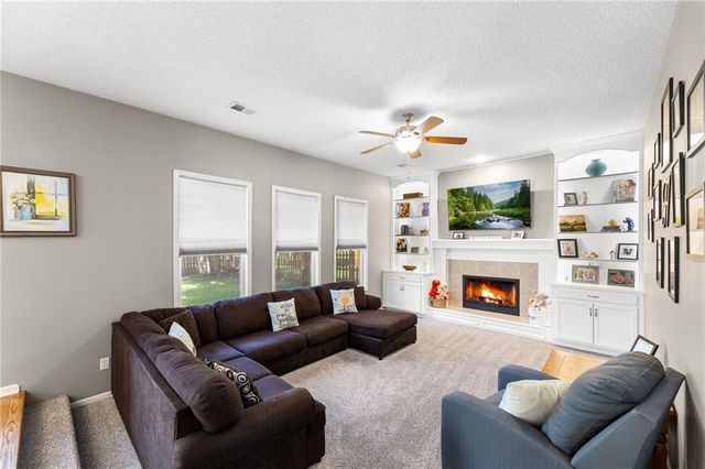 18844 W 160th Terrace, Olathe, KS 66062