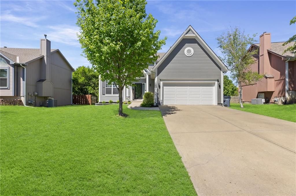 18844 W 160th Terrace, Olathe, KS 66062