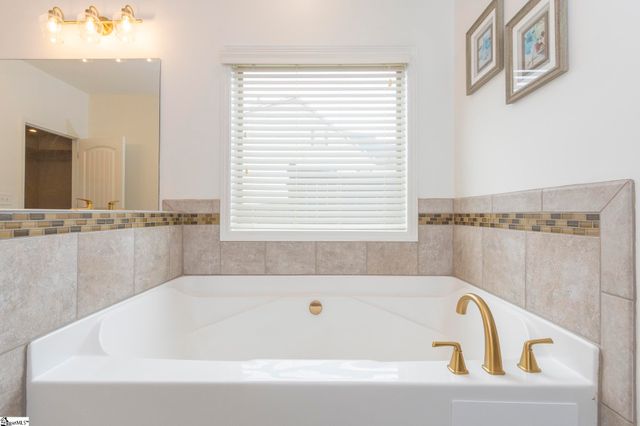 1 Knob Creek Court, Easley, SC 29642