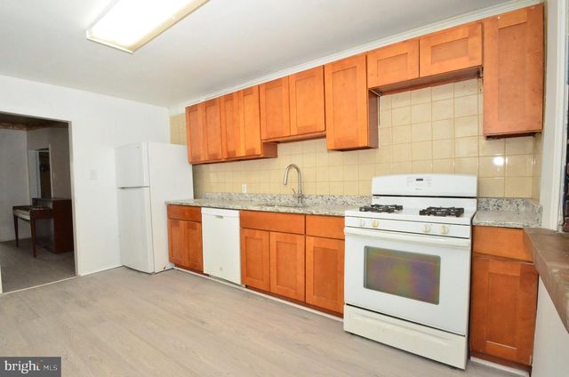 7246 GRAYS AVE, Philadelphia, PA 19142