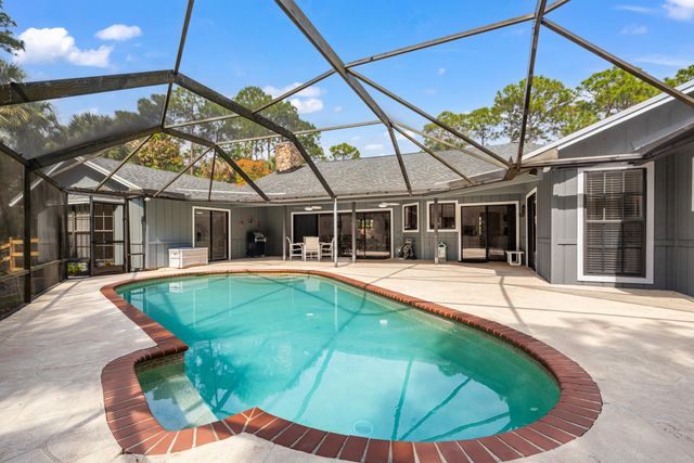 8166 N 155th Place, Palm Beach Gardens, FL 33418