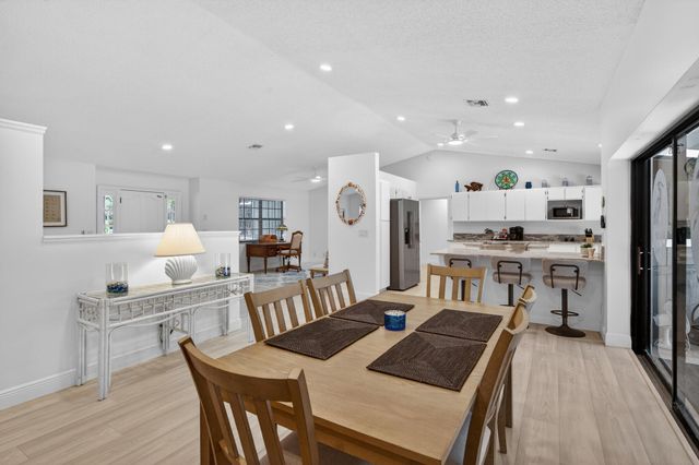 8166 N 155th Place, Palm Beach Gardens, FL 33418