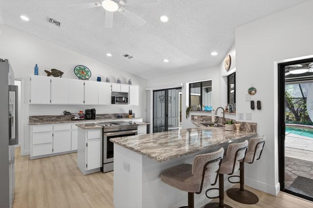 8166 N 155th Place, Palm Beach Gardens, FL 33418