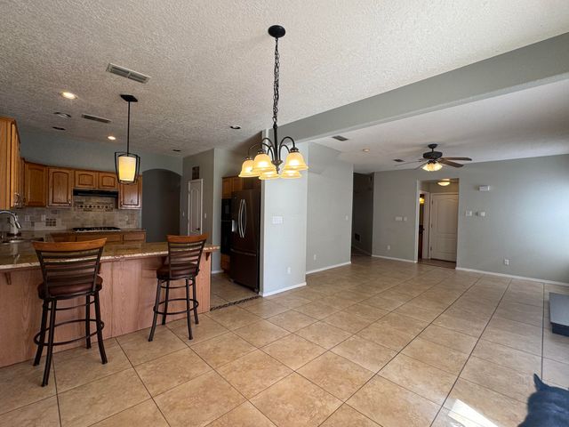 8808 Vallejo Place NE, Albuquerque, NM 87122