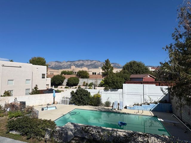8808 Vallejo Place NE, Albuquerque, NM 87122