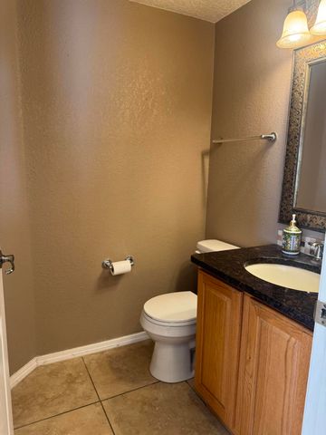 8808 Vallejo Place NE, Albuquerque, NM 87122