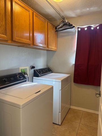 8808 Vallejo Place NE, Albuquerque, NM 87122