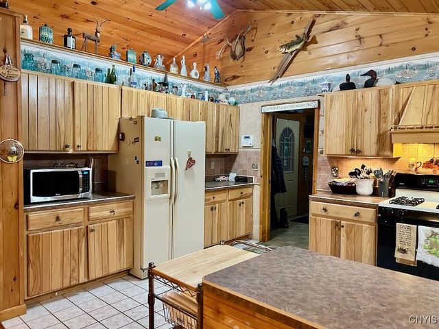 657 County Route 48, Albion, NY 13302