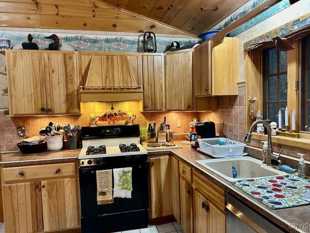 657 County Route 48, Albion, NY 13302