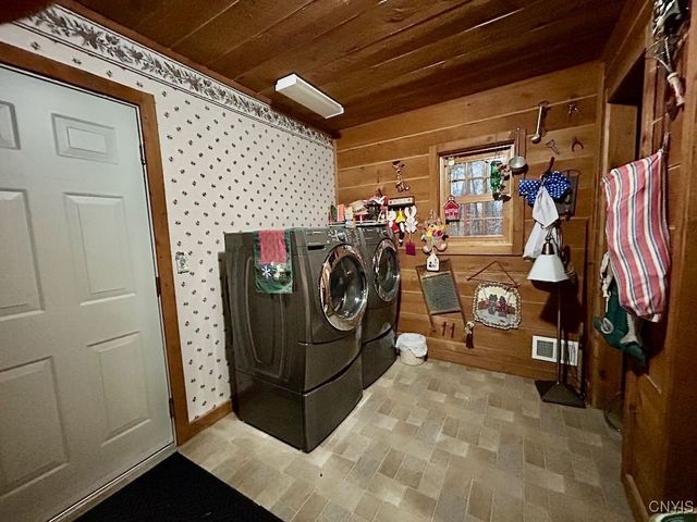 657 County Route 48, Albion, NY 13302