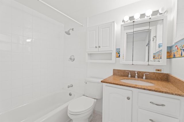 4500 N Flagler Drive D6, West Palm Beach, FL 33407