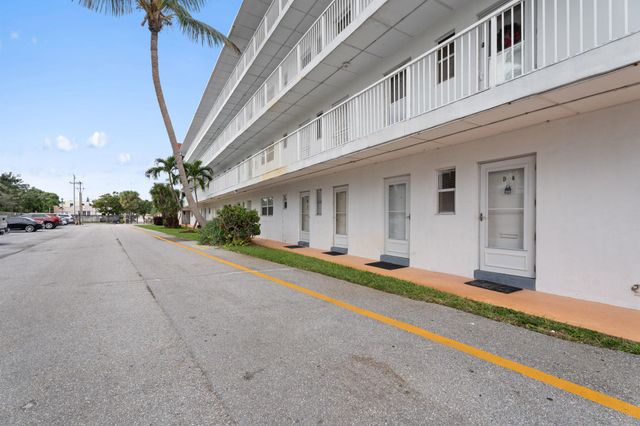 4500 N Flagler Drive D6, West Palm Beach, FL 33407