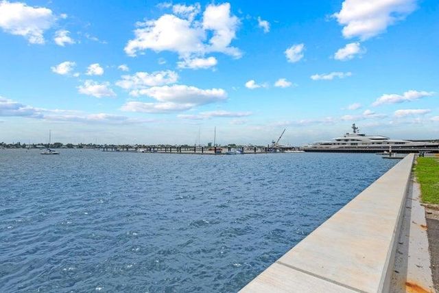 4500 N Flagler Drive D6, West Palm Beach, FL 33407