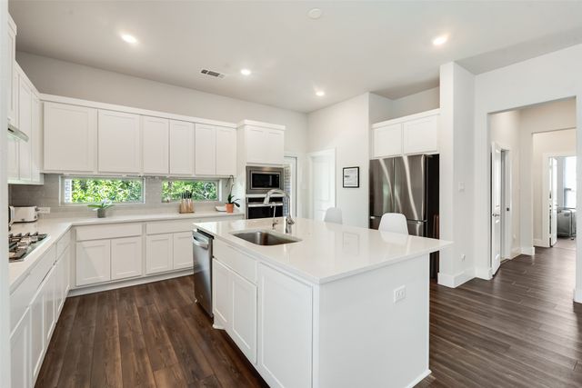 558 Torrey Pines Circle, Heath, TX 75032